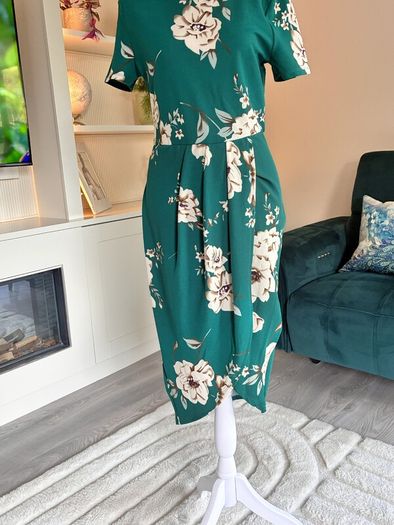 Brand-New Green Floral Dress with Short Sleeves Size Medium UK 10 / EU 38