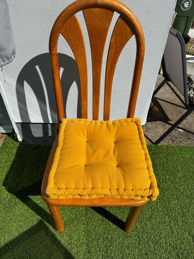 2 Chairs in good condition  For Free