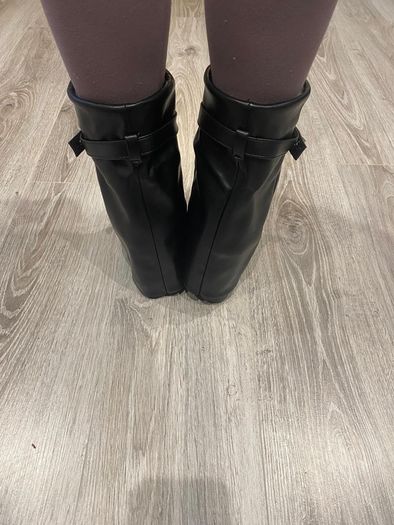 Black Boots