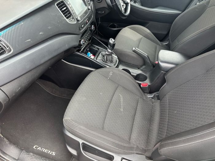 2017 Kia Carens