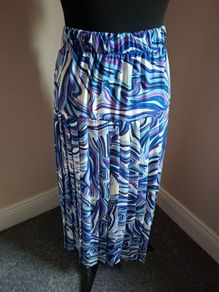 Gallery skirt