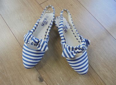Girls shoes