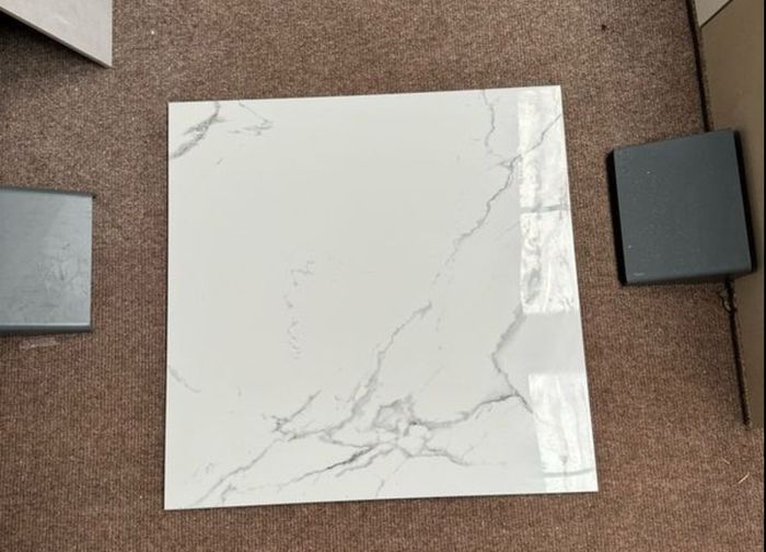 Joblot White Marble Effect Gloss Tile 60 x 60cm