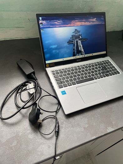 acer aspire 1