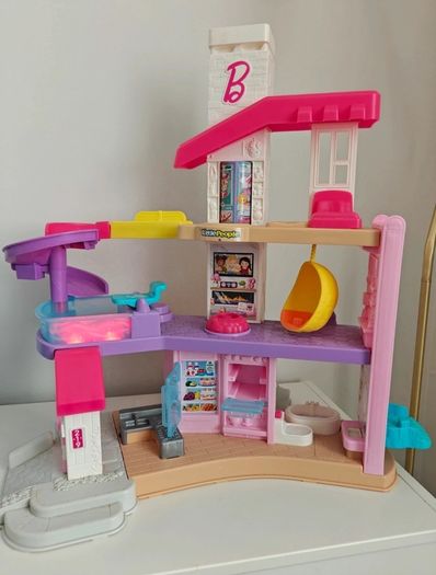 Barbie House Fisher Price little people