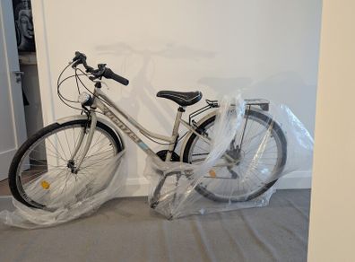 Kenzel women's bike - hardly used - needs service