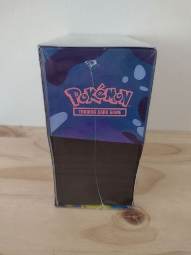 Chaos Rising Elite Trainer Box - Pokemon cards