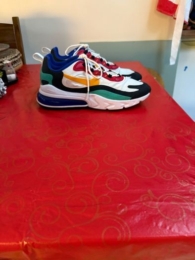 Nike Air 270 React