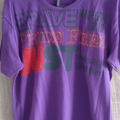 T shirt size would fit s sm