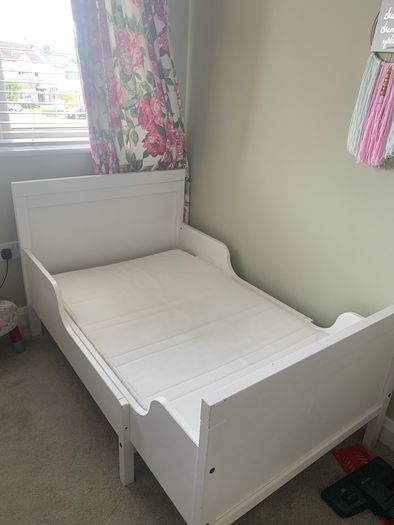 Toddler bed