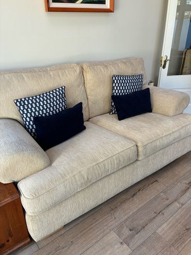 suite of furniture (3 + 2 + footstool)