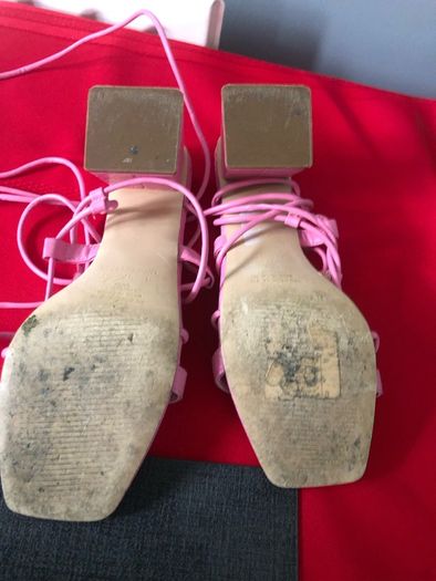 Ladies pink shoes size 4