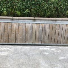 Gate