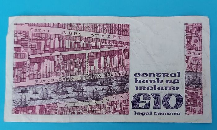 Irish 3 X 1981 Ten Pound SWIFT  banknots in Fine  condition