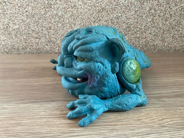 Vintage Drool Boglins Hand Puppet Blue Monster 1987