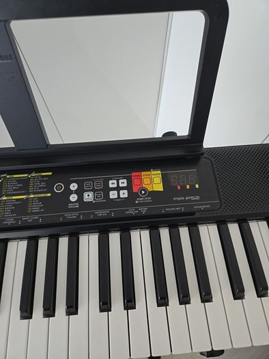 Yamaha keyboard psr-f52