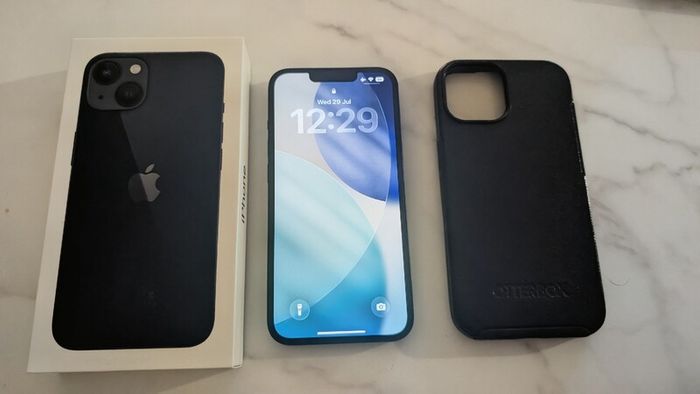 Apple iPhone 13 - 128gb (Unlocked)
