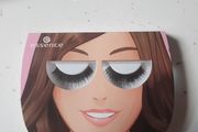 eyelashes