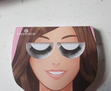 eyelashes