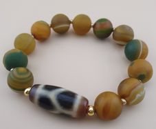 Vintage 2 Eyes Himalayan Tibetan & Unique Pattern Agate Beads Bracelet
