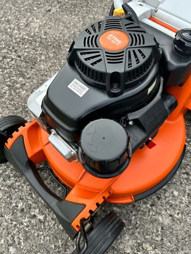 Stihl RM 756 YC self-propelled petrol lawnmower