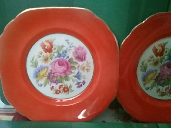 22.Kt. Gold Cake Plates