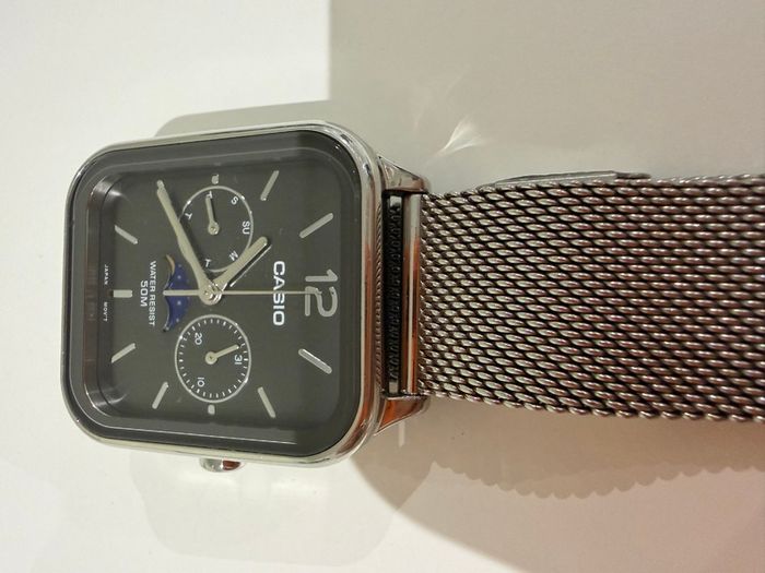 Casio Men's Multi Dial Quartz Watch Collection - Mint Condition