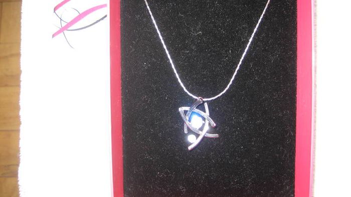 Buckingham necklace