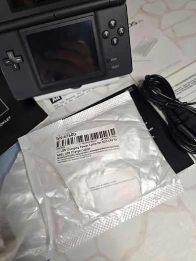 Ds black boxed