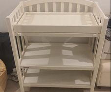 Mama's & Papa's changing unit