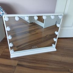 Hollywood mirror