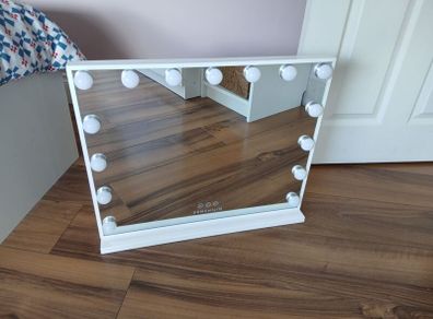 Hollywood mirror