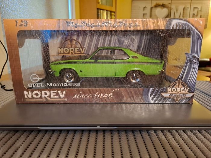 Opel Manta A GT/E 1975 - Norev - 1/18 - New in Box