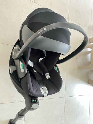 Cybex Cloud Car Seat with 360 Swivel Isofix Base