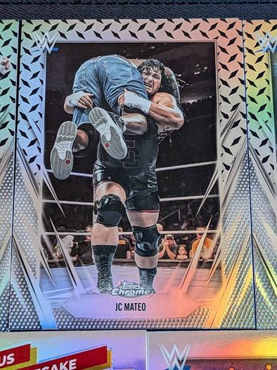 WWE Topps Chrome 2026 Refractor x2 & Diamond Plate x3 Refractor Set