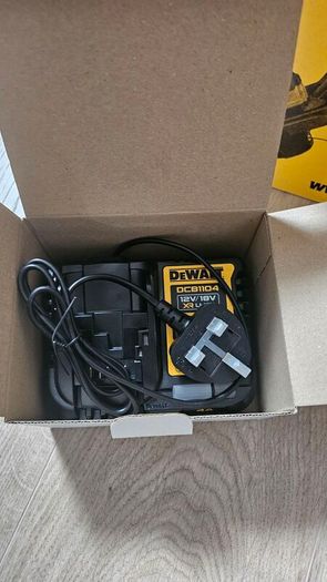 DeWalt DCM561P1S 18V XR Split Shaft String Grass Strimmer Kit