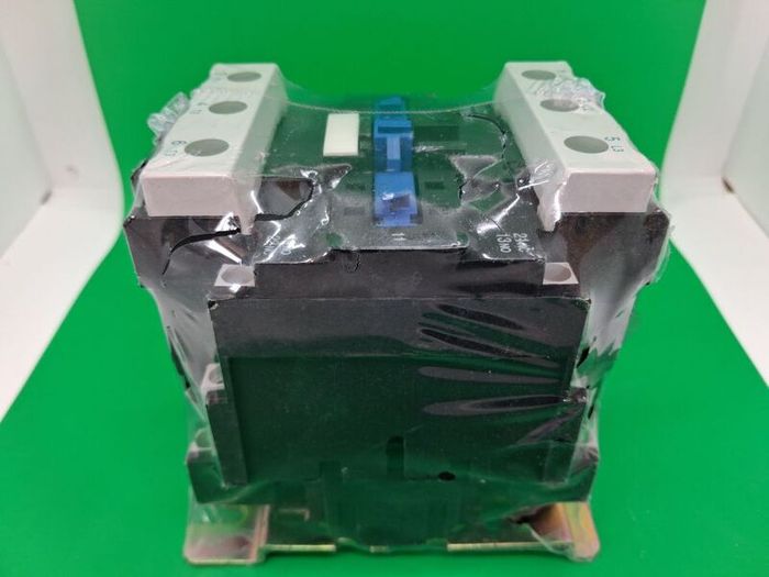 Postage - LC1 D5011 80A 600V 3P Telemecanique Contactor