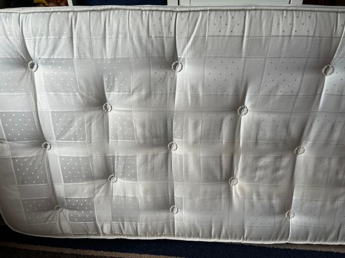 3 Foot Single Mattress - Airsprung  (90 x 190 cm)