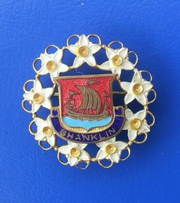 SHANKLIN (Isle of Wight) - a vintage souvenir badge (1910's / 1920's)