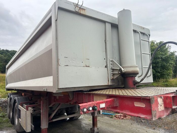 Dennison tipping trailer