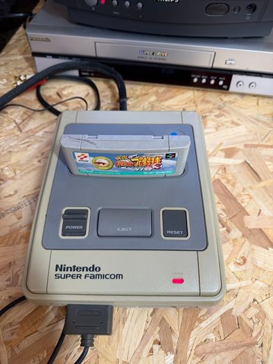 Nintendo Super Famicom Japanese SNES version with game