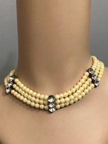 Pearl choker necklace
