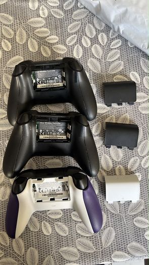 3 xbox joypads