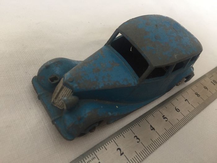 Dinky. 151/40b. Triumph 1800 saloon. c.late 1940s
