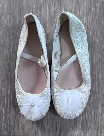 Kids Pumps size 32 - or free with any purchase