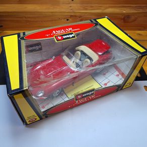 Burago 1/18 Jaguar "E" Cabriolet (1961) Die-Cast Model Car - Special Collection (Made in Italy)