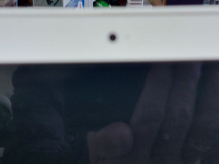 Vintage Apple MacBOOK, account password locked, in excellent cosmetic condition, excellent Battery