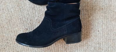 Vionic Black Suede Ankle Boots size 5