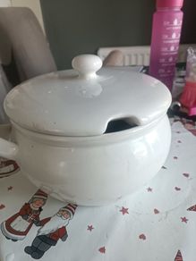 Serving pot