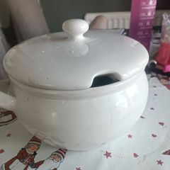 Serving pot